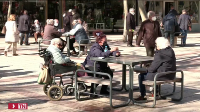 Más atención personalizada, mejorar los cajeros y las apps... Así mejorará la banca la atención a los mayores