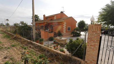 Un joven de 15 años mata a sus padres y a su hermano tras discutir por las notas