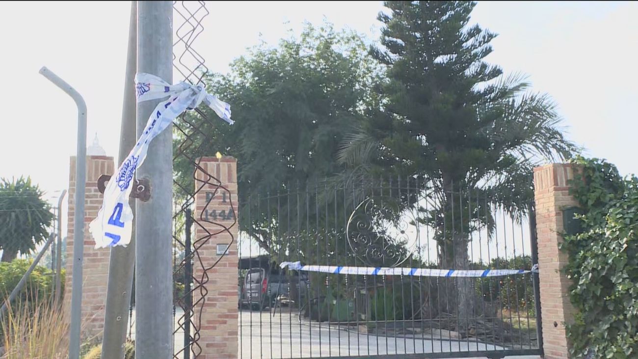 La Policía investiga si el parricida de Elche mató primero a su madre y hermano y esperó a que llegara el padre