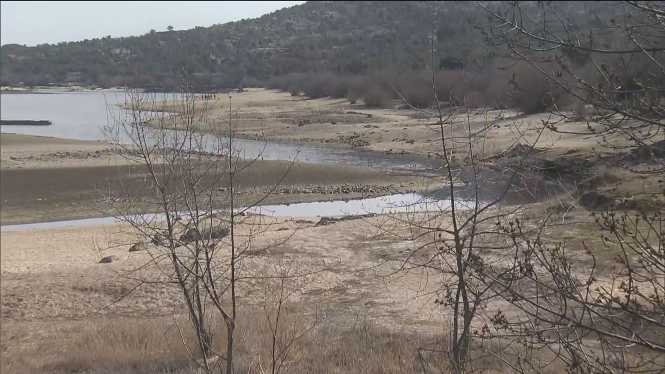 Los embalses de Madrid están casi a la mitad de su capacidad por la ausencia de lluvias