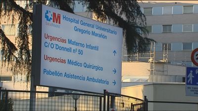 Salvan a su bebé de morir ahogado en la calle Alcalá siguiendo las indicaciones telefónicas del SUMMA 112