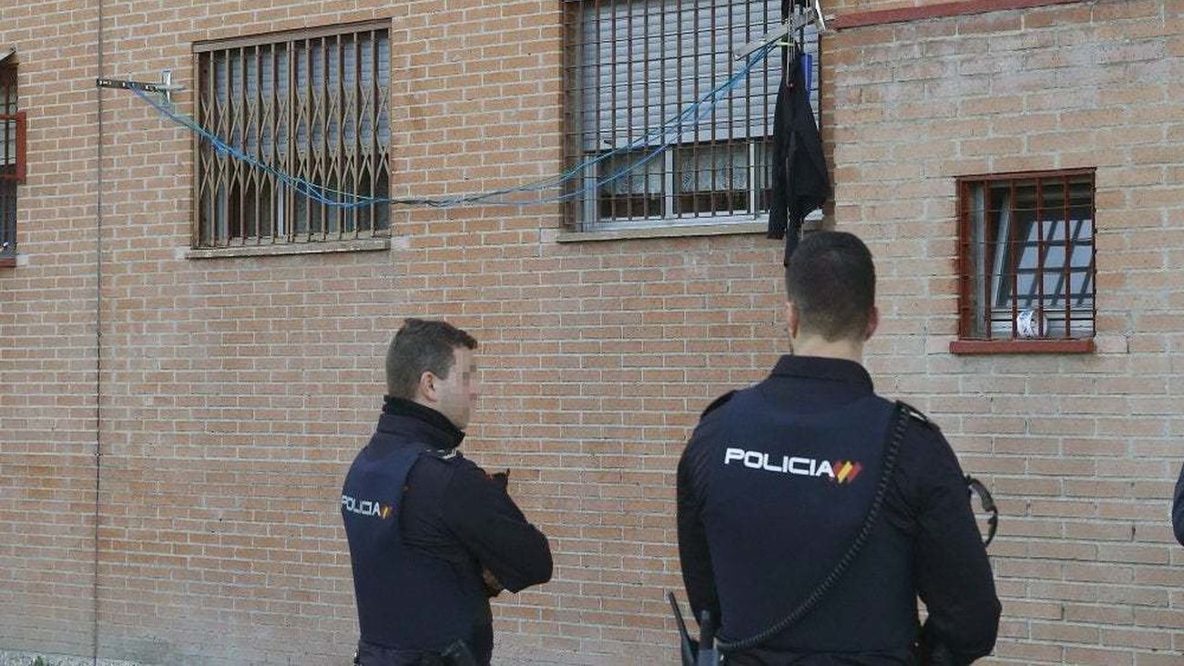 Detenida en Usera por agredir a su hija de 15 años y orinar sobre ella