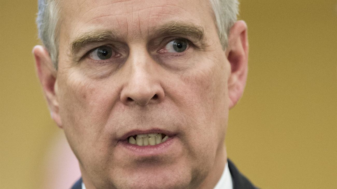 Fotografía fechada el 22 de enero de 2015 del príncipe Andrés durante la 45 edición del Foro Económico Mundial