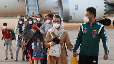 Operación Antígona: 2.400 personas acogidas y 12 bebés nacidos ya en España