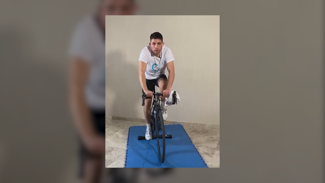 Un vecino de Cerceda pedalea durante 12 horas para recaudar fondos contra el cáncer infantil