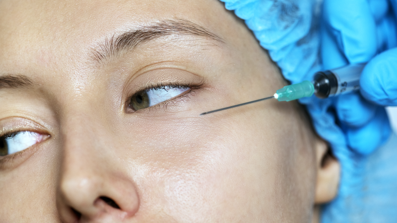 Los vecinos del Barrio del Pilar, estafados por el cierre sin previo aviso de una clínica