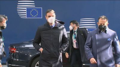 Sánchez viaja a Bruselas para asistir a la cumbre de la Unión Europea y de África