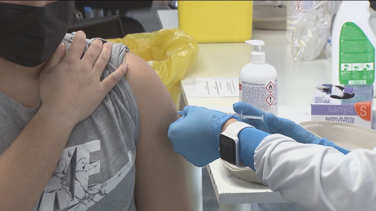 La EMA afirma que todavía no hay suficiente evidencia para recomendar una segunda dosis de refuerzo