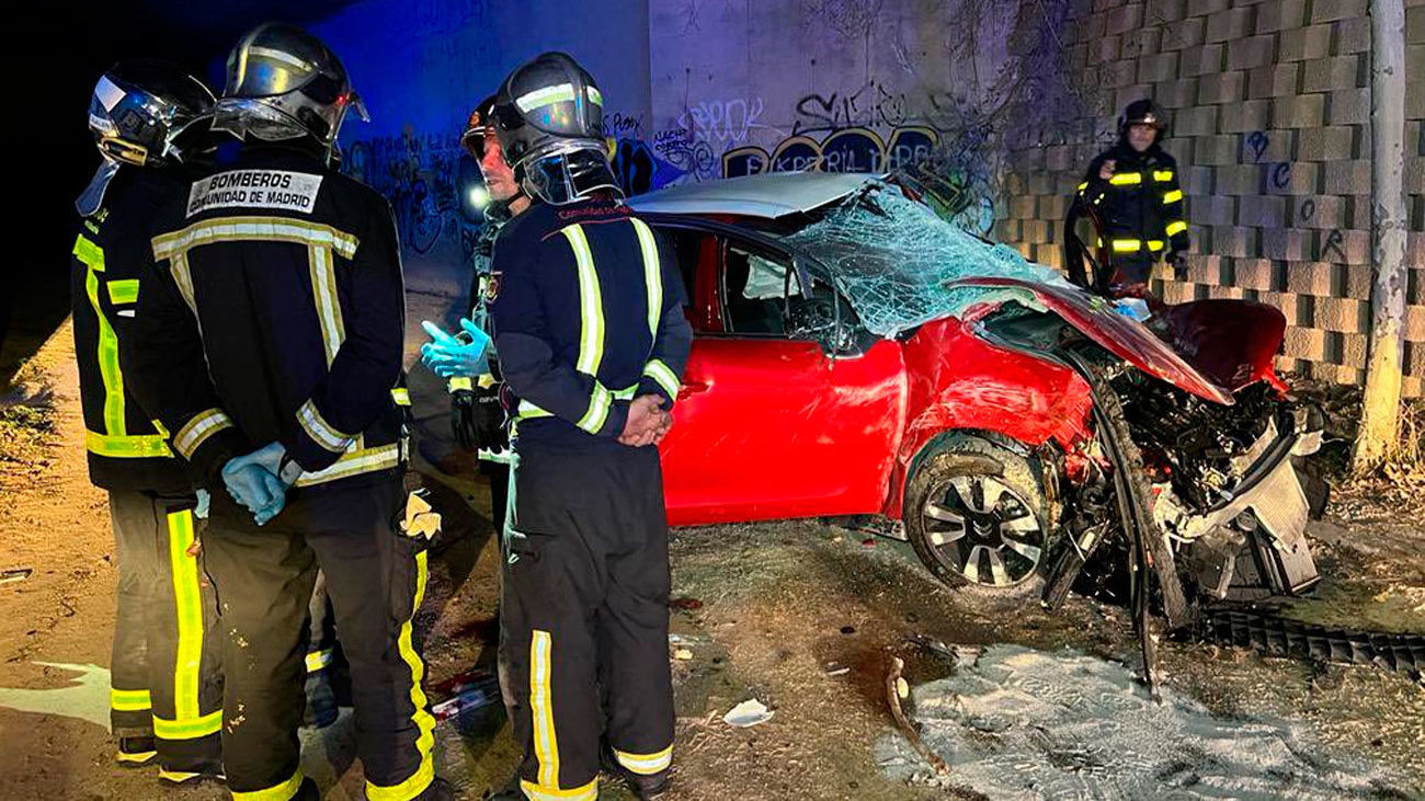 Una mujer grave al caer con su vehículo desde una altura de seis metros en Cobeña