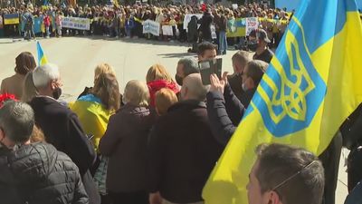 Ucranianos que viven en Madrid se concentran en contra de la amenaza rusa