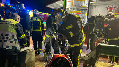 Sofocado un incendio en el sótano de un edificio en Parla que solo deja daños materiales
