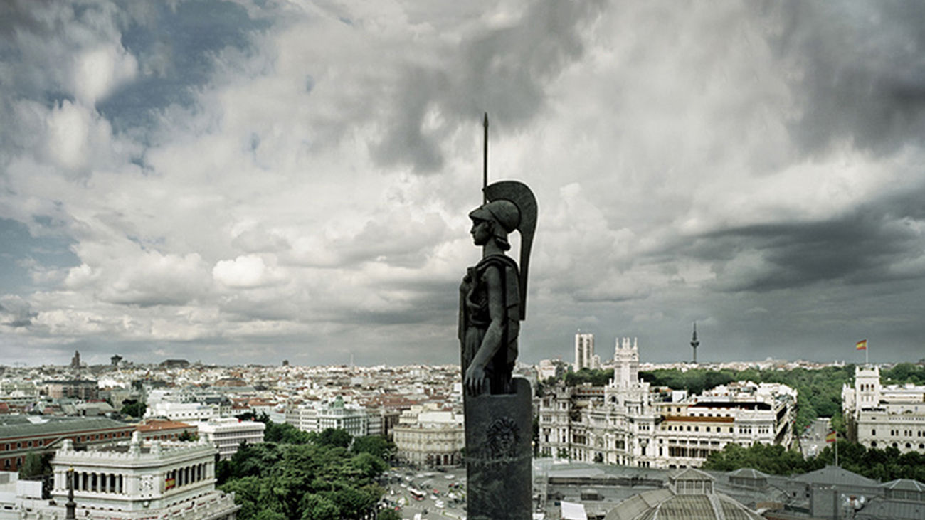 La Minerva del Círculo de Bellas Artes domina este paisaje de Madrid