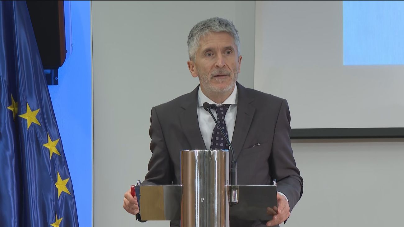 Marlaska dice que es una “falsedad” que el Gobierno equipare a los presos etarras con sus víctimas