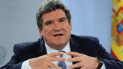 Escrivá ve como una "anomalía" que en España los autónomos no coticen por su rendimientos netos