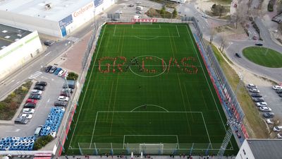 Sanse reabre sus campos de fútbol con césped artificial