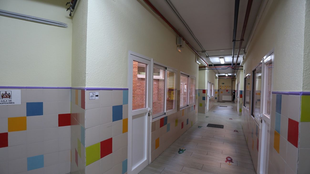 Puertas y ventanas sustituidas en un colegio de Leganés
