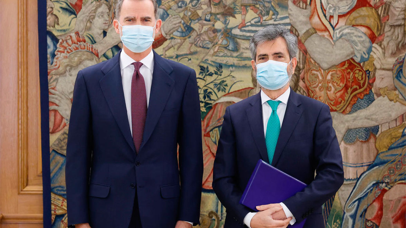 El rey recibe las memorias del Poder Judicial y del Tribunal Supremo de manos de su presidente