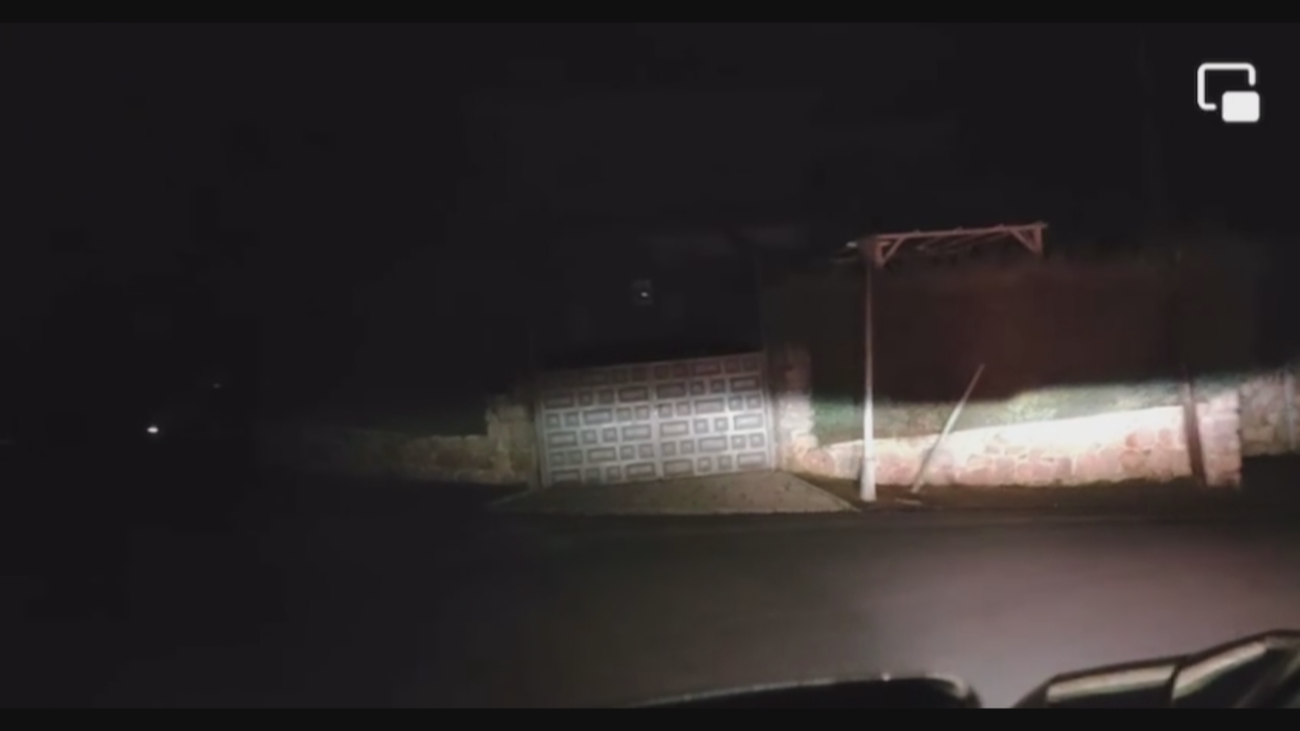 Los vecinos de una urbanización de Valdemorillo denuncian la falta de luz y la peligrosidad que ello supone