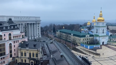 Las primeras imágenes y sonidos de la guerra en Ucrania: desde las sirenas en Kiev a los primeros destrozos