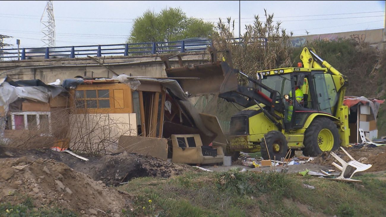 El Ayuntamiento de Madrid desaloja el último narcopoblado de Villaverde