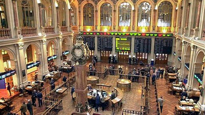 La Bolsa española rebota y el Ibex 35 busca los 8.300 puntos en la media sesión con un avance del 1,22%