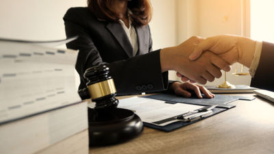 ¿Las becas para opositores de Justicia se deben extender a otros cuerpos del Estado?