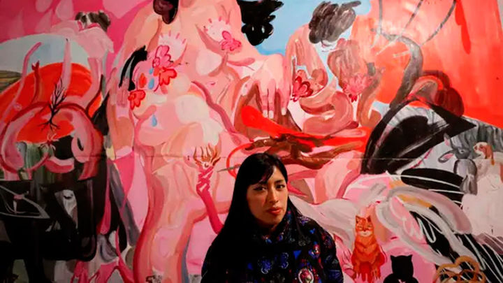 La artista peruana Wynnie Mendoza muestra la operación a la que se sometió para cerrar su vagina a través de la instalación "Cerrar para abrir" / EFE