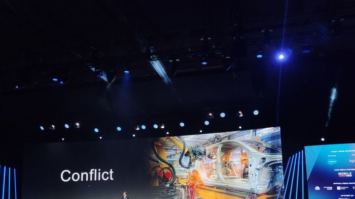 El presidente de Telefónica, José María Álvarez Pallete, este lunes 28 de febrero en la jornada inaugural del Mobile World Congress, que se celebra desde este lunes al jueves en Barcelona. / EUROPA PRESS