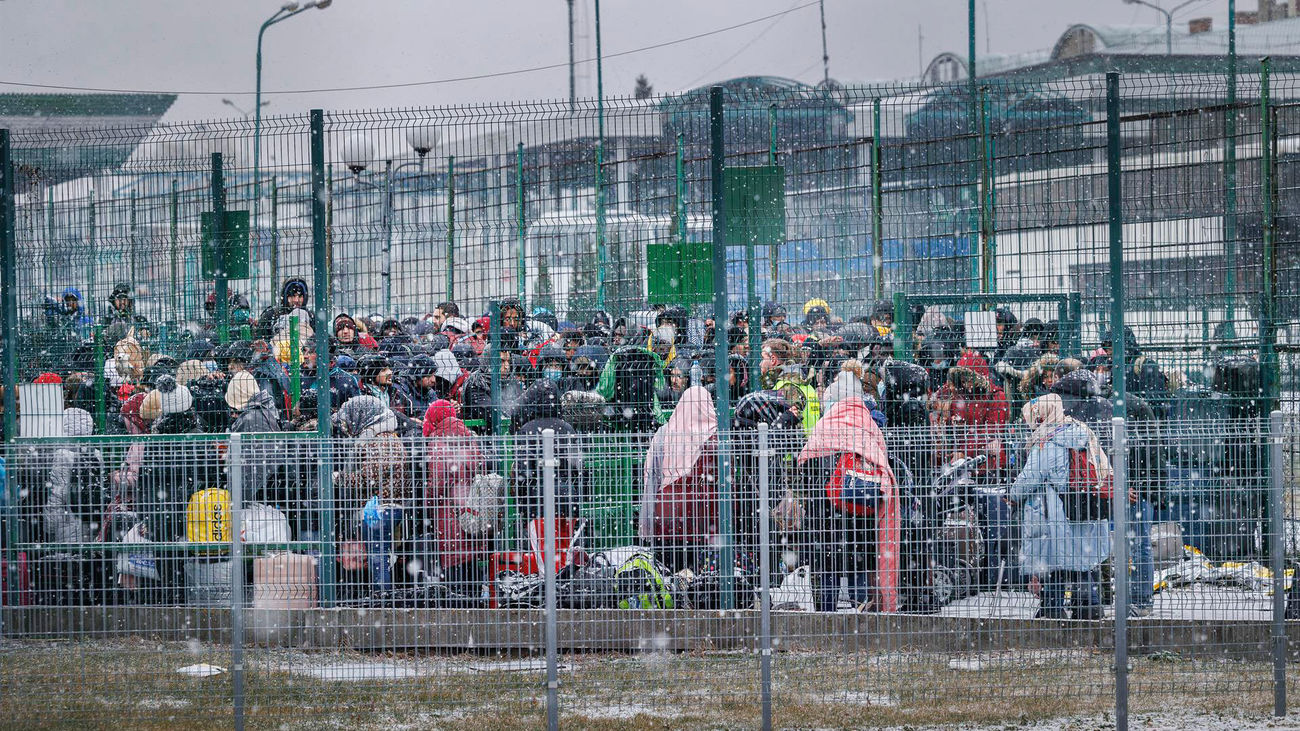 Refugiados ucranianos en la frontera polaca