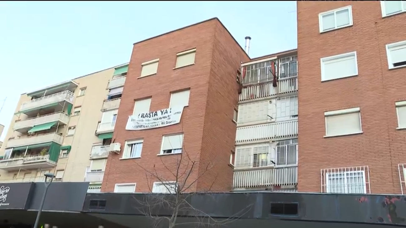 Guerra musical en Móstoles: harta del ruido de dos discotecas, una vecina les paga con la misma moneda