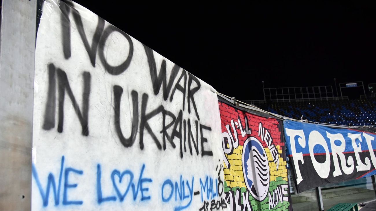 Estadio del Atalanta en apoyo a Ucrania
