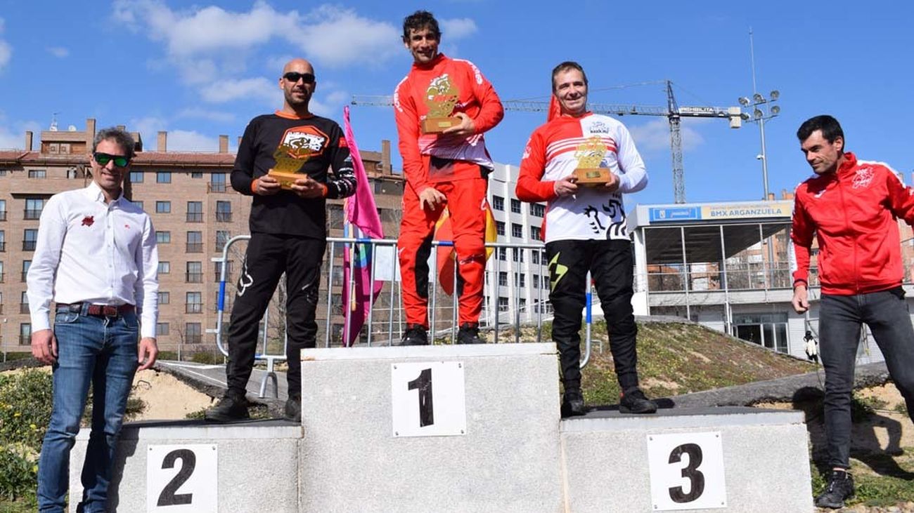 Exitoso inicio de la Copa de Madrid de BMX en el circuito del distrito de Arganzuela