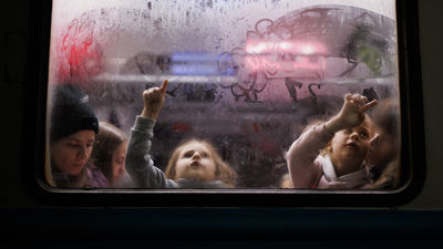 Cientos de españoles se ofrecen para acoger niños de Ucrania