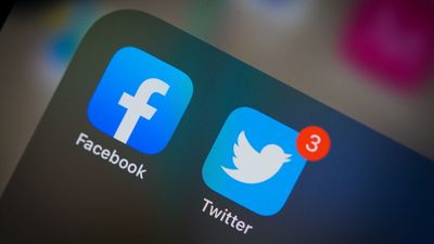 Rusia bloquea Twitter y Facebook