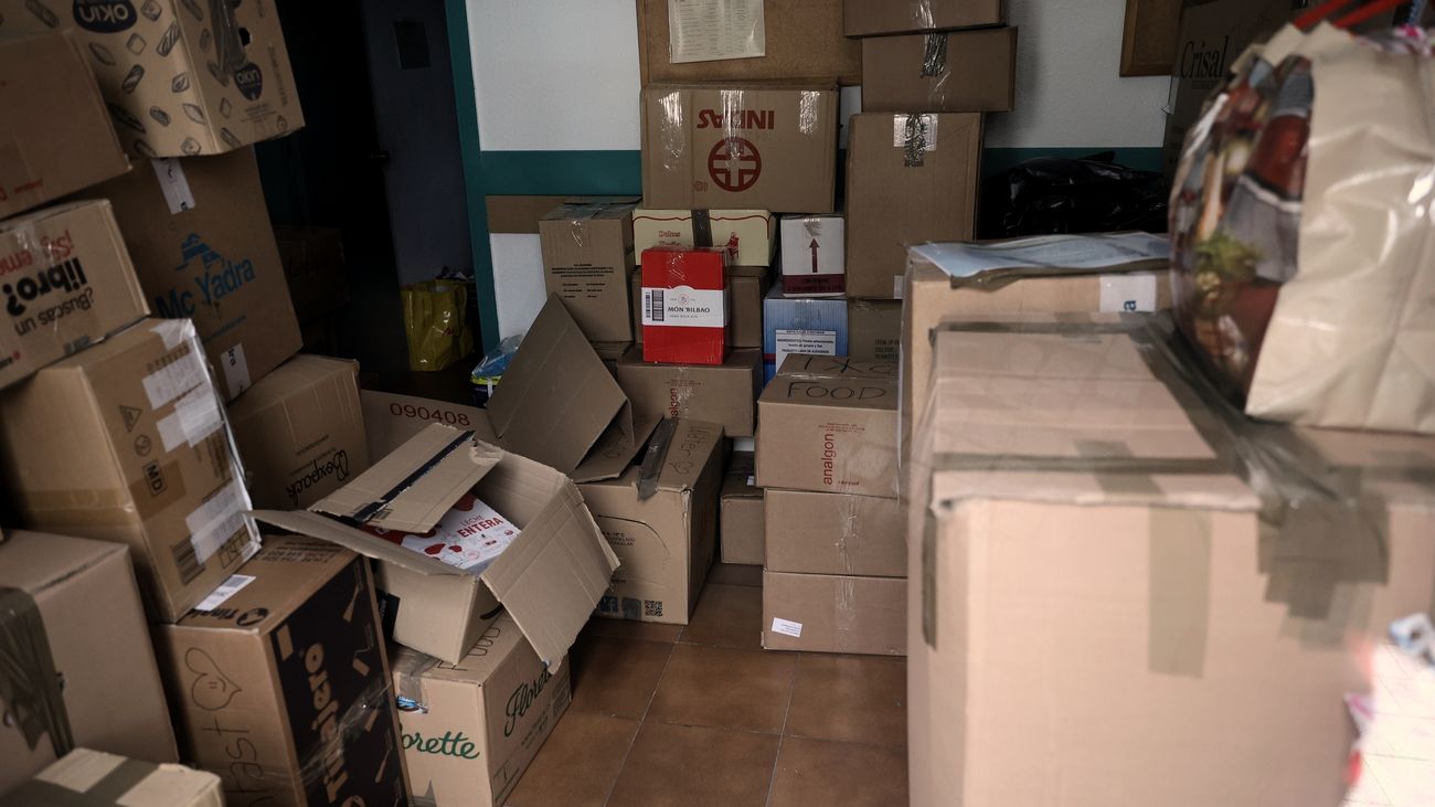 Uno de los espacios de Matadero Madrid con cajas de donaciones para el pueblo ucraniano