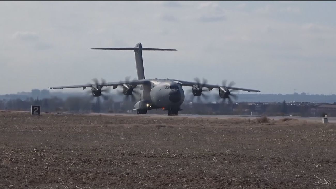 Sale hacia Polonia el primer envío de armas y material militar español para Ucrania