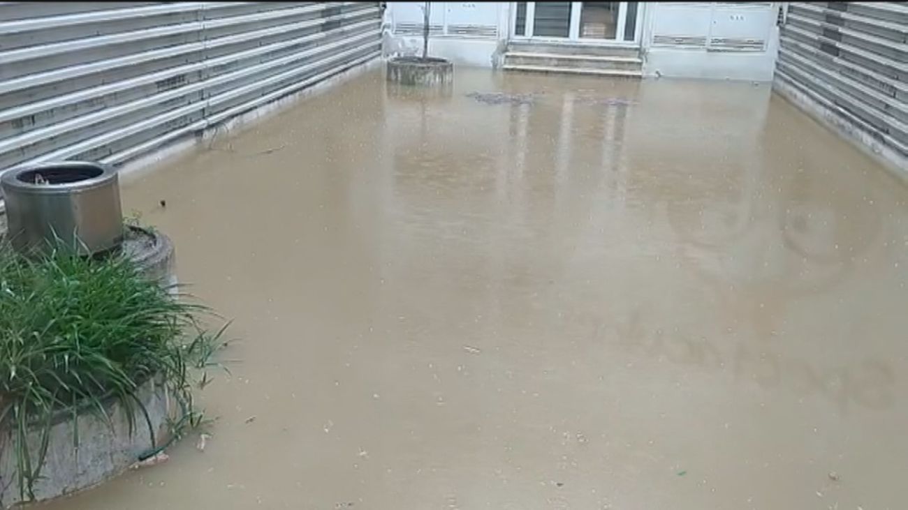 Pesadilla en Leganés en forma de piscina de aguas fecales