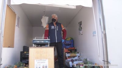 Pablo, el frutero que lleva productos frescos a los pueblos más pequeños de Madrid