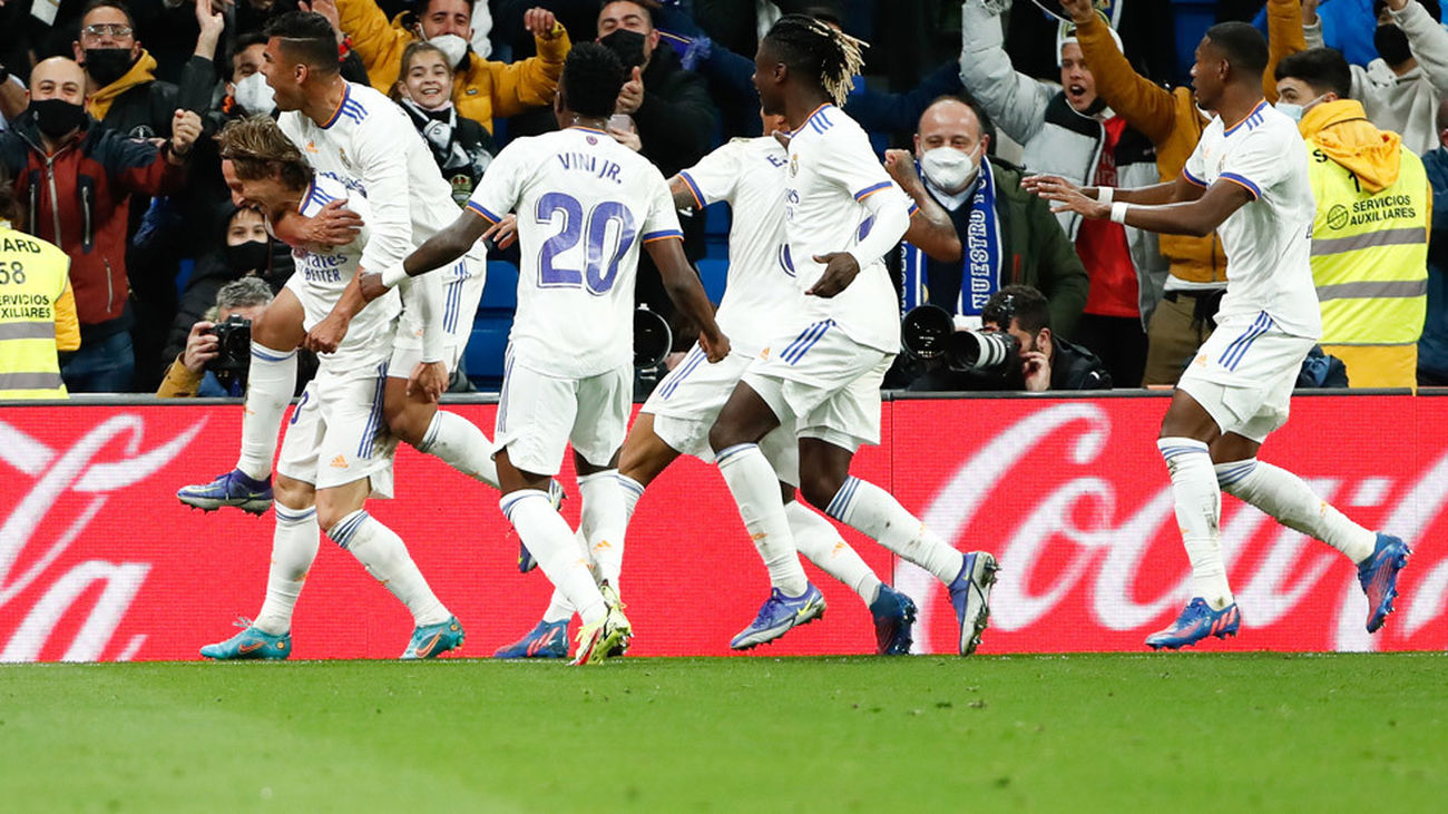 El Real Madrid celebra la victoria ante la Real Sociedad con un 'señor' gol de Luka Modric