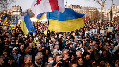 Manifestaciones multitudinarias para pedir a Rusia que salga de Ucrania