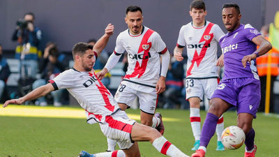 2-0. El Rayo Vallecano paga su esfuerzo copero y pierde ante el Cádiz