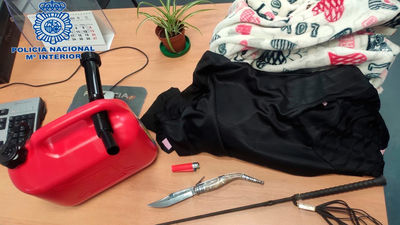 Detenido un hombre tras agredir a su mujer, acuchillar a su hijo menor y rociarlos con gasolina