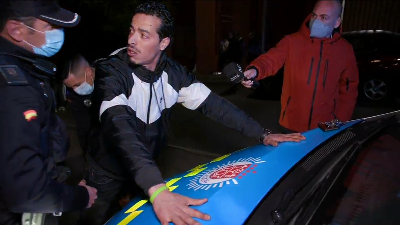 Alcohol y peleas, así se vive la noche en Sanse: "Te rompo la cámara, asqueroso"