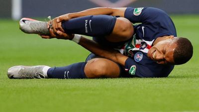Lesión de Mbappé, es duda para enfrentarse al Real Madrid