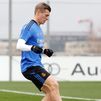 Kroos comienza a probarse sobre el césped