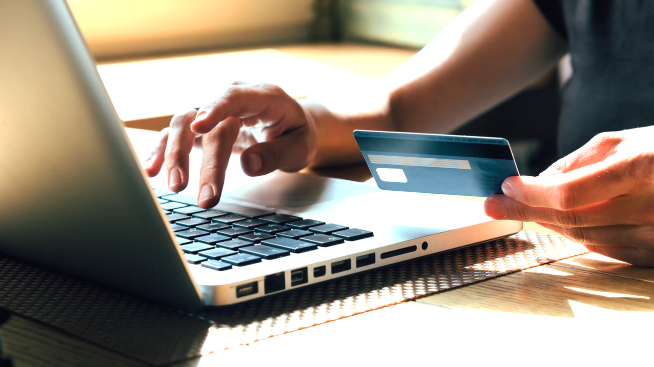 Estafan una mujer de 73 años a través de una plataforma de compraventa de artículos