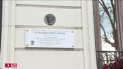 La plaza de la Independencia recuerda ya con una placa el punto exacto en el que fue asesinado Eduardo Dato
