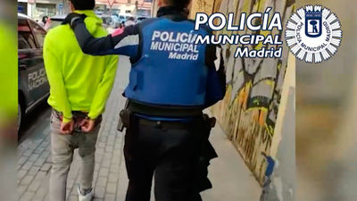 Detenido por lanzar un cuchillo a su compañero de piso en Carabanchel