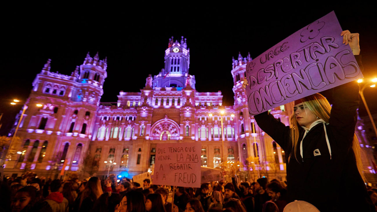 El feminismo celebra en Madrid un 8-M más dividido que nunca con dos marchas diferentes
