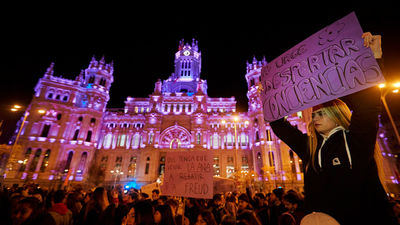 El feminismo celebra en Madrid un 8-M más dividido que nunca con dos marchas diferentes